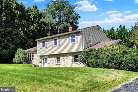 102 James Rd, Broomall, PA 19008