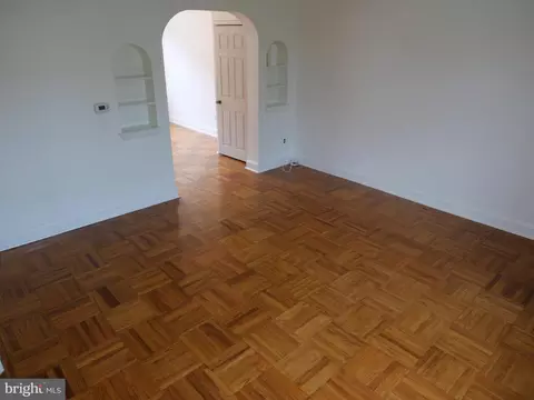 105 Academy Ln, Darby, PA 19082 photo 6