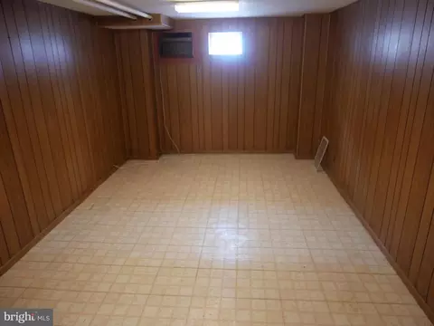 105 Academy Ln, Darby, PA 19082 photo 22