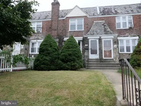 105 Academy Ln, Darby, PA 19082