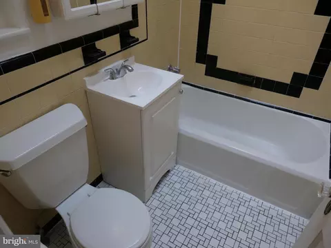 105 Academy Ln, Darby, PA 19082 photo 21