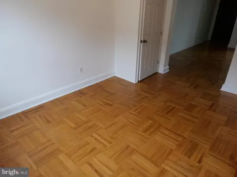 105 Academy Ln, Darby, PA 19082 photo 9