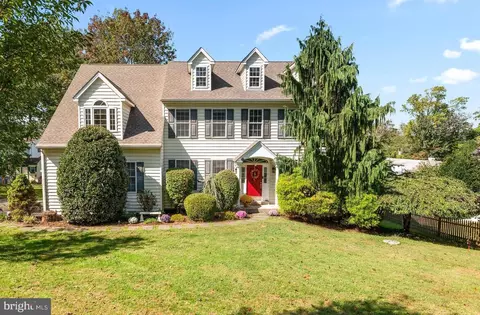 210 Main St, Newtown Square, PA 19073