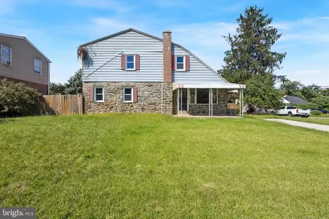 743 W Penn Pines Blvd, Aldan, PA 19018