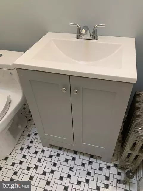 Bath - 212 Huntley Rd, Darby, PA 19082 photo 1 of 5