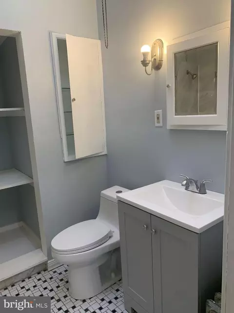 Bath - 212 Huntley Rd, Darby, PA 19082 photo 3 of 5
