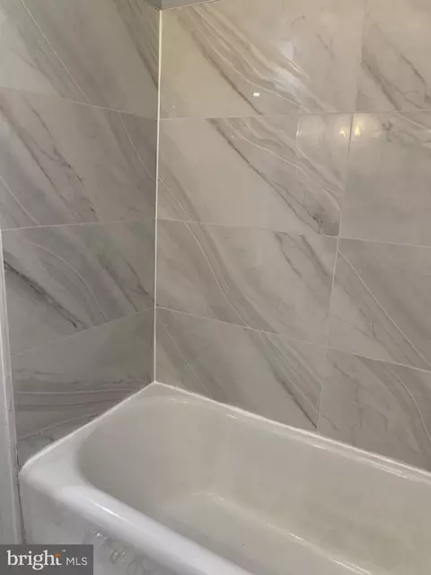Bath - 212 Huntley Rd, Darby, PA 19082 photo 2 of 5