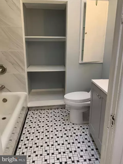 Bath - 212 Huntley Rd, Darby, PA 19082 photo 5 of 5