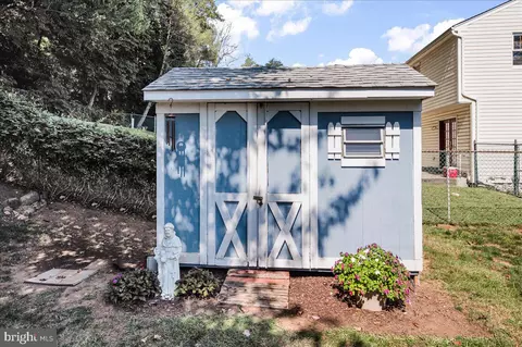 Exterior - 2575 W Colonial Dr, Boothwyn, PA 19061 photo 6 of 9