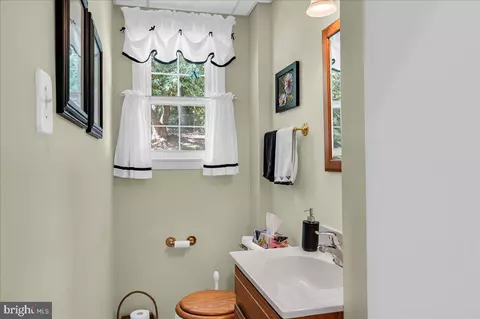 Bath - 2575 W Colonial Dr, Boothwyn, PA 19061 photo 1 of 5
