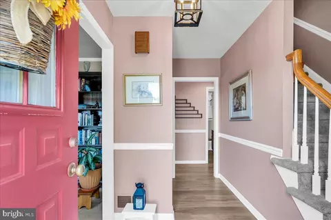 Entry Way - 2575 W Colonial Dr, Boothwyn, PA 19061 photo 1 of 3