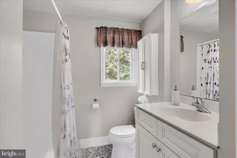 Bath - 2575 W Colonial Dr, Boothwyn, PA 19061 photo 4 of 5