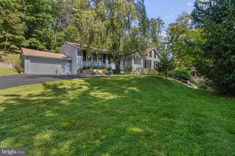 65 Pole Cat Rd, Glen Mills, PA 19342