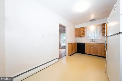 Entry Way - 341 Rockland Rd, Wayne, PA 19087 photo 7 of 13