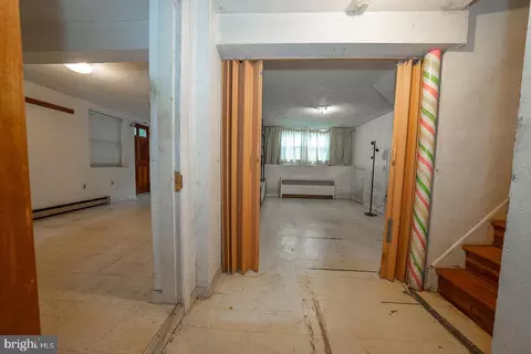 Entry Way - 341 Rockland Rd, Wayne, PA 19087 photo 13 of 13