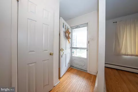 Entry Way - 341 Rockland Rd, Wayne, PA 19087 photo 1 of 13