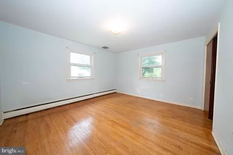 Bedroom - 341 Rockland Rd, Wayne, PA 19087 photo 2 of 5