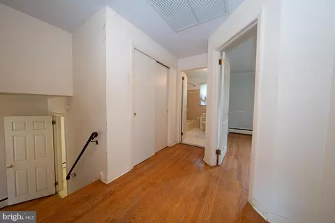 Entry Way - 341 Rockland Rd, Wayne, PA 19087 photo 8 of 13