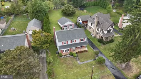 719 Pine Ridge Rd, Media, PA 19063