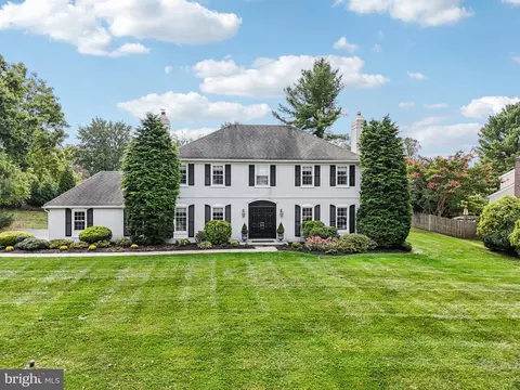 633 Foxfields Rd, Bryn Mawr, PA 19010