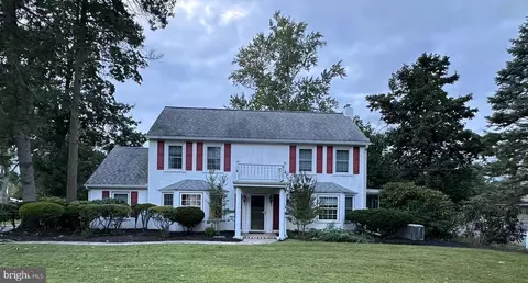 108 W Knowlton Rd, Media, PA 19063