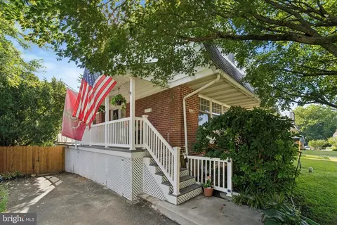 720 Swarthmorewood Ln, Swarthmore, PA 19081