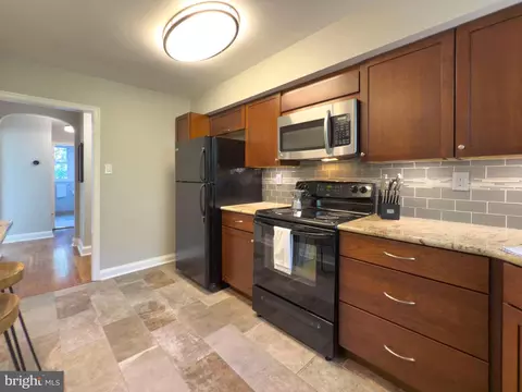 Kitchen - 500 E Lancaster Ave #128-D, Wayne, PA 19087 photo 1 of 2