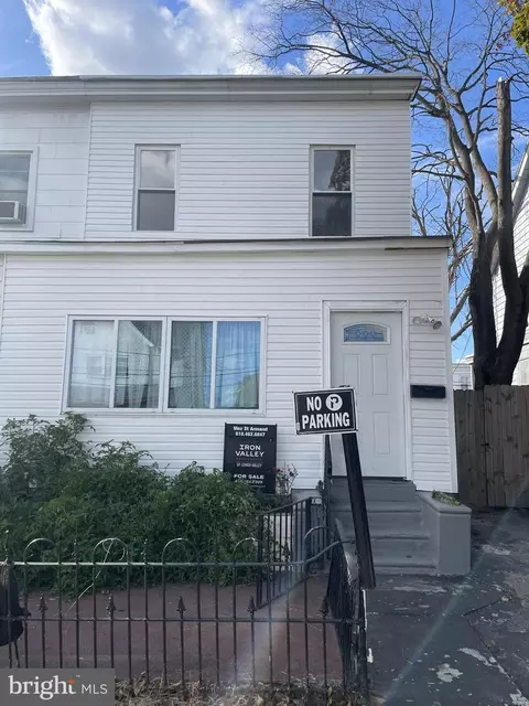 214 S 2nd St, Darby, PA 19023