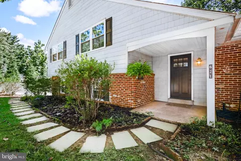 621 Berry Ln, Media, PA 19063