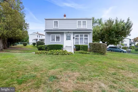 203 W Chelton Rd, Brookhaven, PA 19015