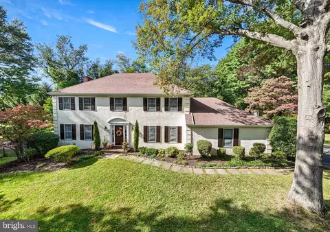 6 Duncan Ln, Bryn Mawr, PA 19010