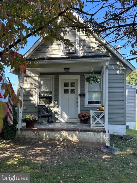 88 4th Ave, Broomall, PA 19008