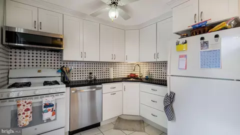 Kitchen - 1012 Brook Ave, Secane, PA 19018 photo 2 of 2