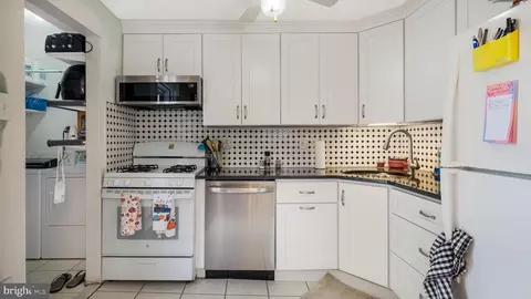 Kitchen - 1012 Brook Ave, Secane, PA 19018 photo 1 of 2