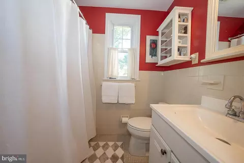 Bath - 500 E Lancaster Ave #135-C, Wayne, PA 19087 photo 1 of 2