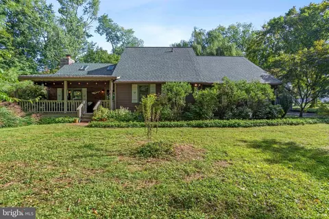 571 N Middletown Rd, Media, PA 19063