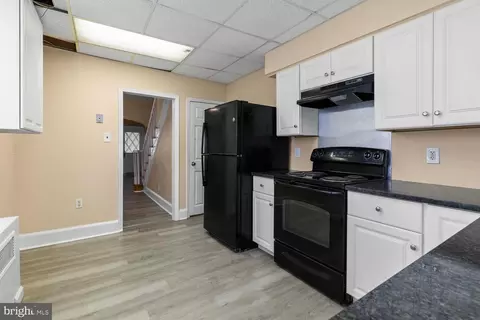 Entry Way - 1127 E 11th St, Eddystone, PA 19022 photo 3 of 5