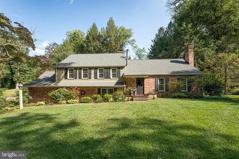 2 Locust Ln, Rose Valley, PA 19086