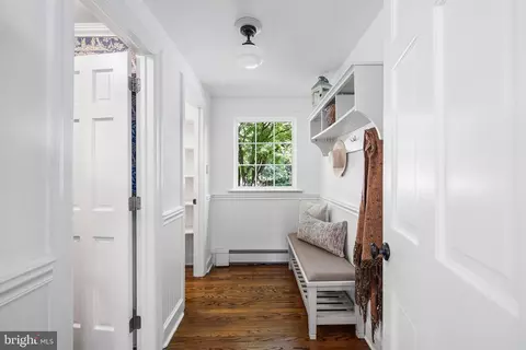 Entry Way - 2 Forest Rd, Wayne, PA 19087 photo 4 of 10