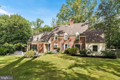 Exterior - 2 Forest Rd, Wayne, PA 19087 photo 4 of 4