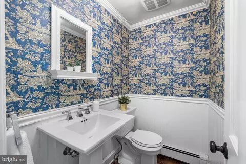 Bath - 2 Forest Rd, Wayne, PA 19087 photo 1 of 5