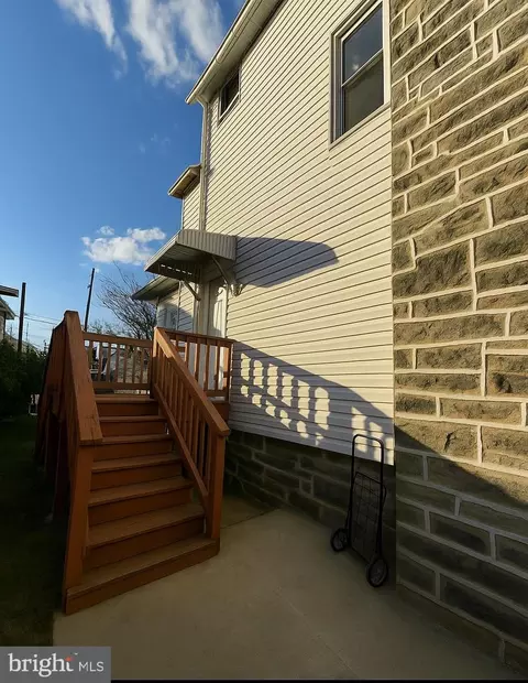 27 Glendale Rd, Darby, PA 19082 photo 6