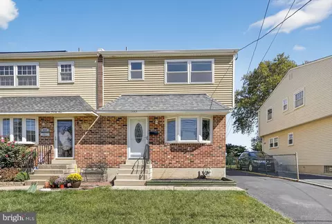 533 Crotzer Ave, Folcroft, PA 19032