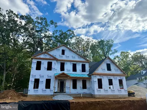 50 Fariston Rd, Wayne, PA 19087