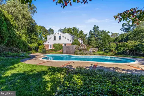 Exterior - 590 Cricket Ln, Wayne, PA 19087 photo 8 of 24