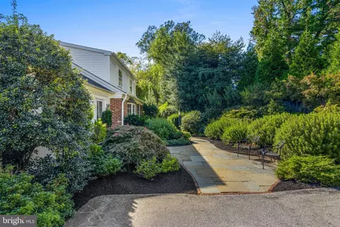 Exterior - 590 Cricket Ln, Wayne, PA 19087 photo 7 of 24