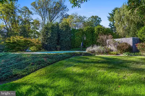 Exterior - 590 Cricket Ln, Wayne, PA 19087 photo 14 of 24