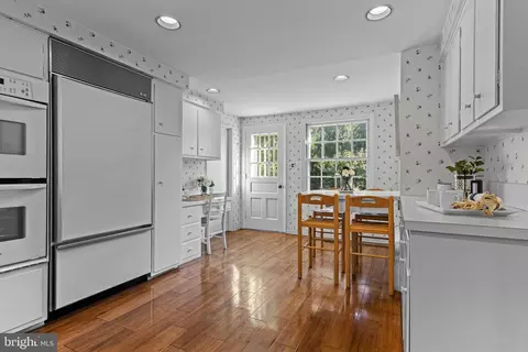 Kitchen - 590 Cricket Ln, Wayne, PA 19087 photo 4 of 5