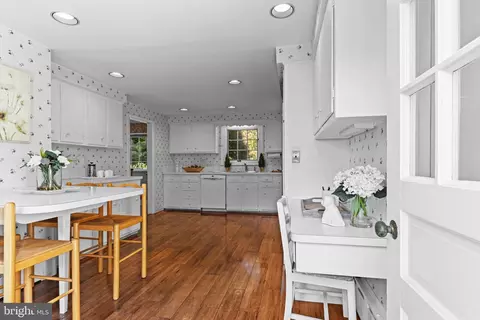 Kitchen - 590 Cricket Ln, Wayne, PA 19087 photo 2 of 5