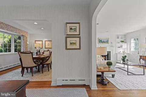 Entry Way - 590 Cricket Ln, Wayne, PA 19087 photo 4 of 6